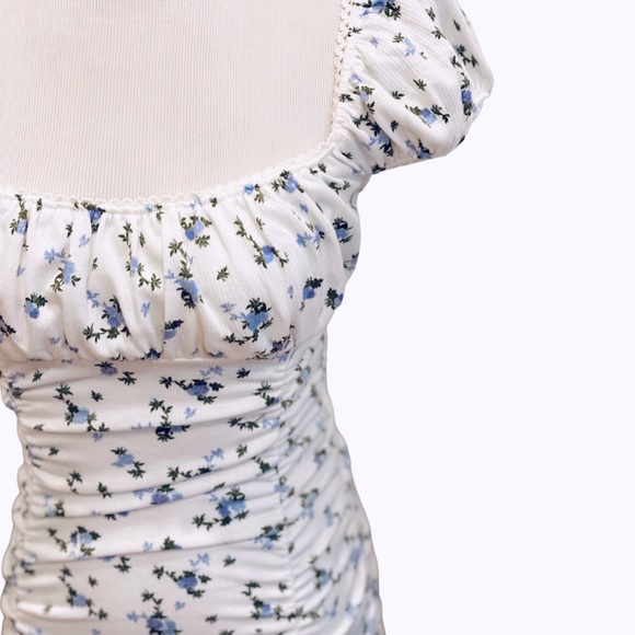 NWT Urban Outfitters Bodycon Ruched Mini White Floral Dress Blue Green S XS - Picture 3 of 9